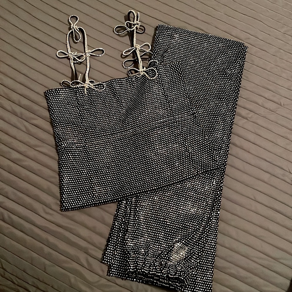 MACH & MACH crystallized silver top with bows and matching pants